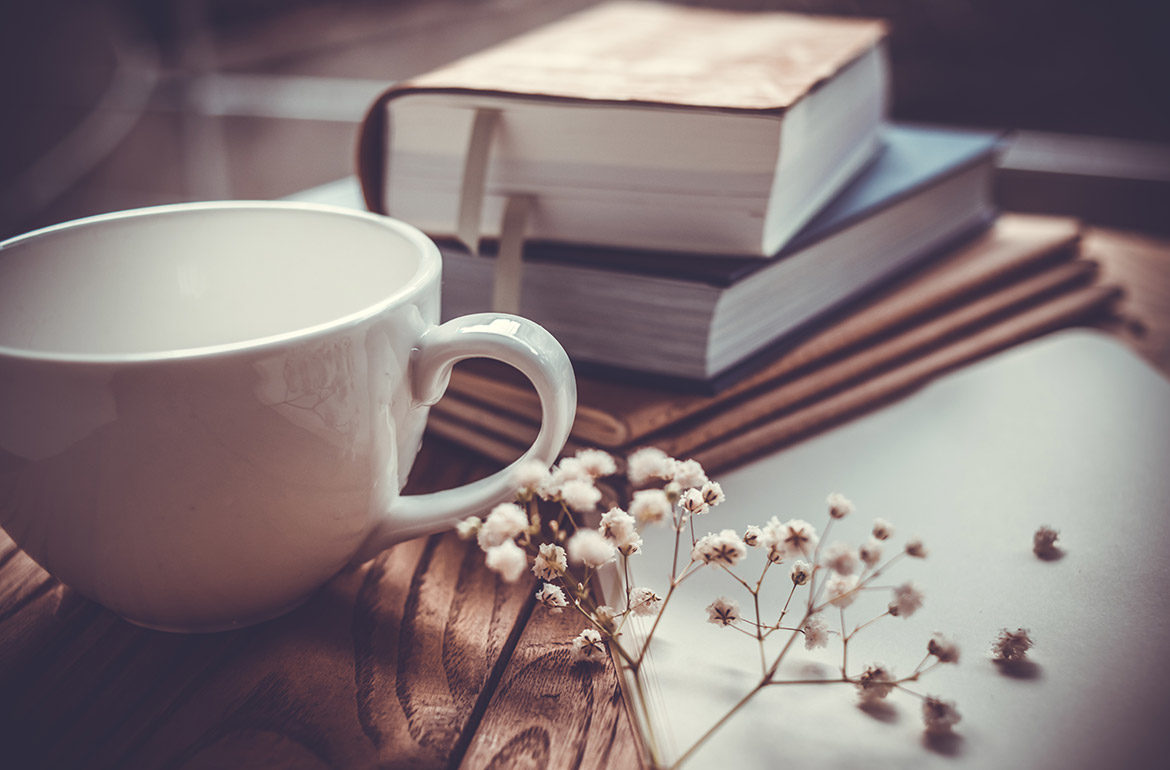 moment3 Cozy Morning with Tea & Book