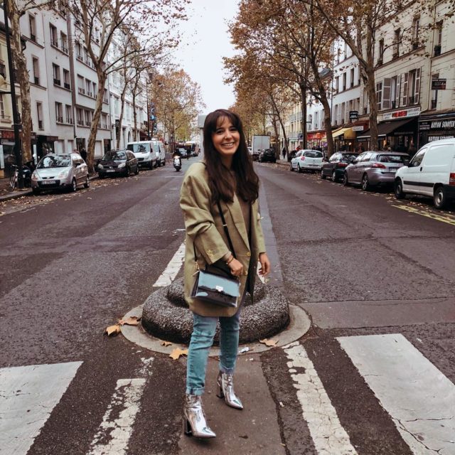 When I smile my upper lip disappears it goes OOO...